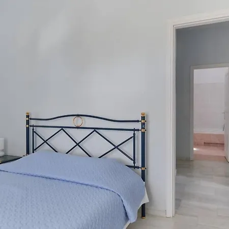 Santa Maria No7 In Paros